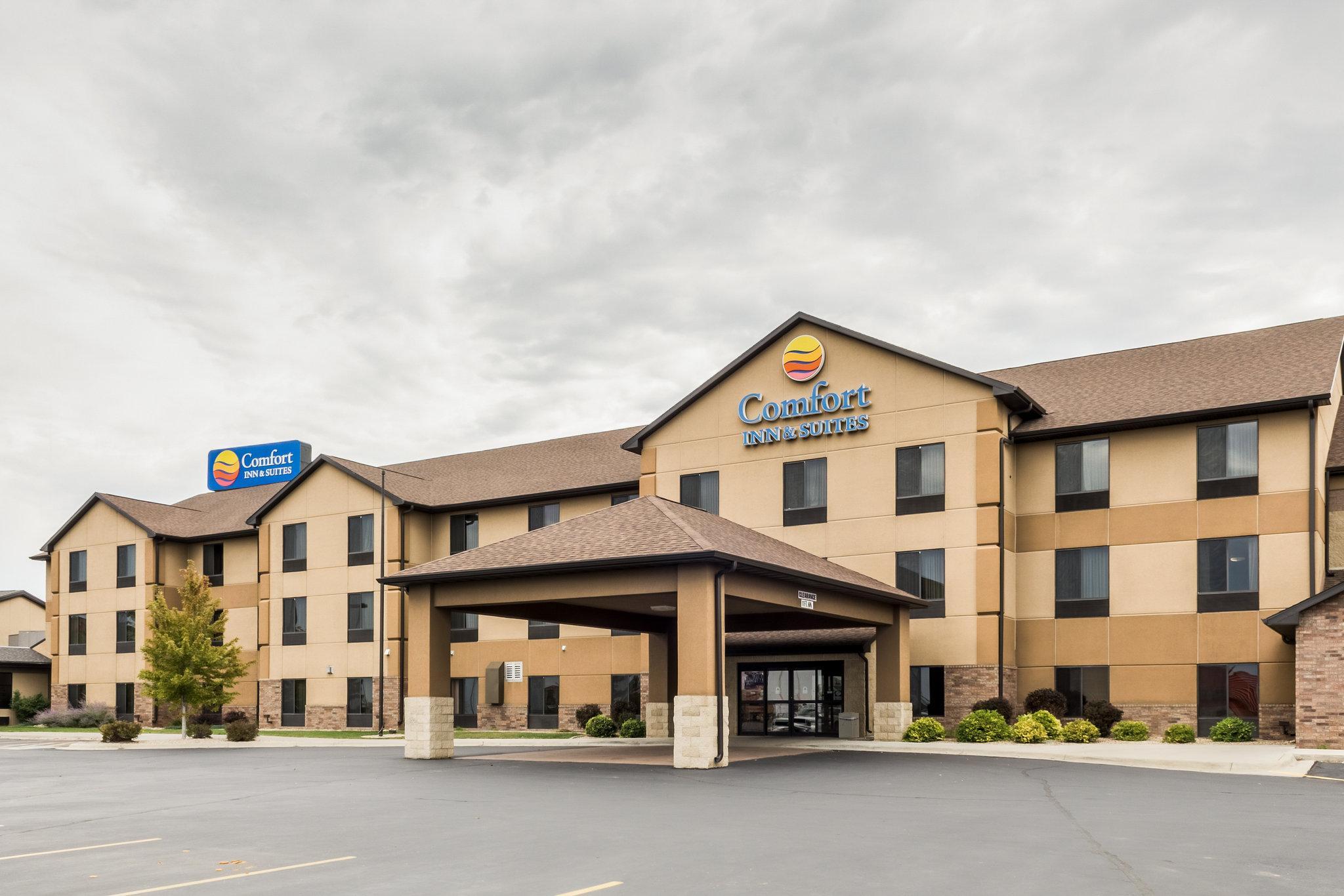 Comfort Inn & Suites Mitchell I-90 Esterno foto
