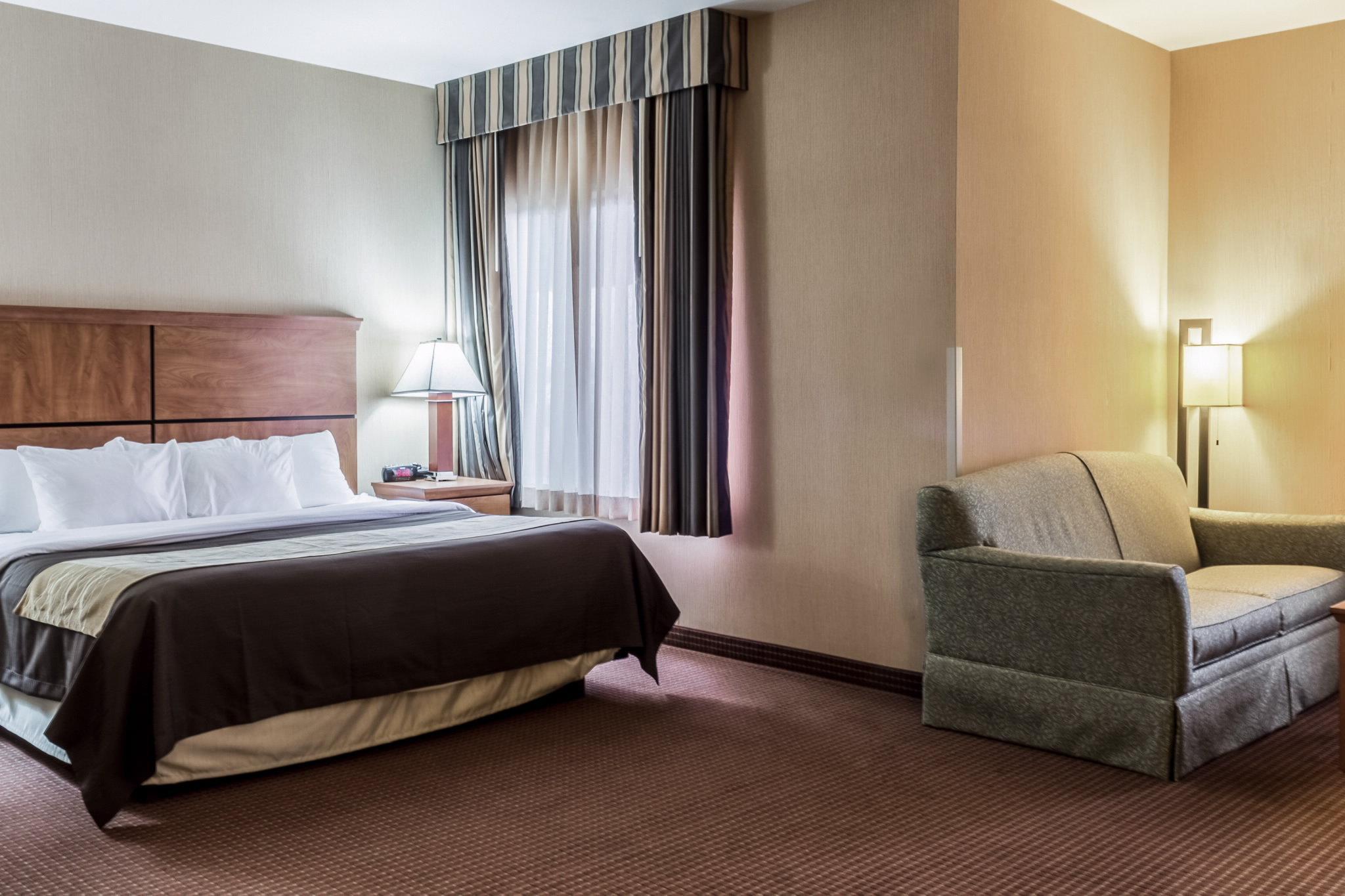 Comfort Inn & Suites Mitchell I-90 Esterno foto