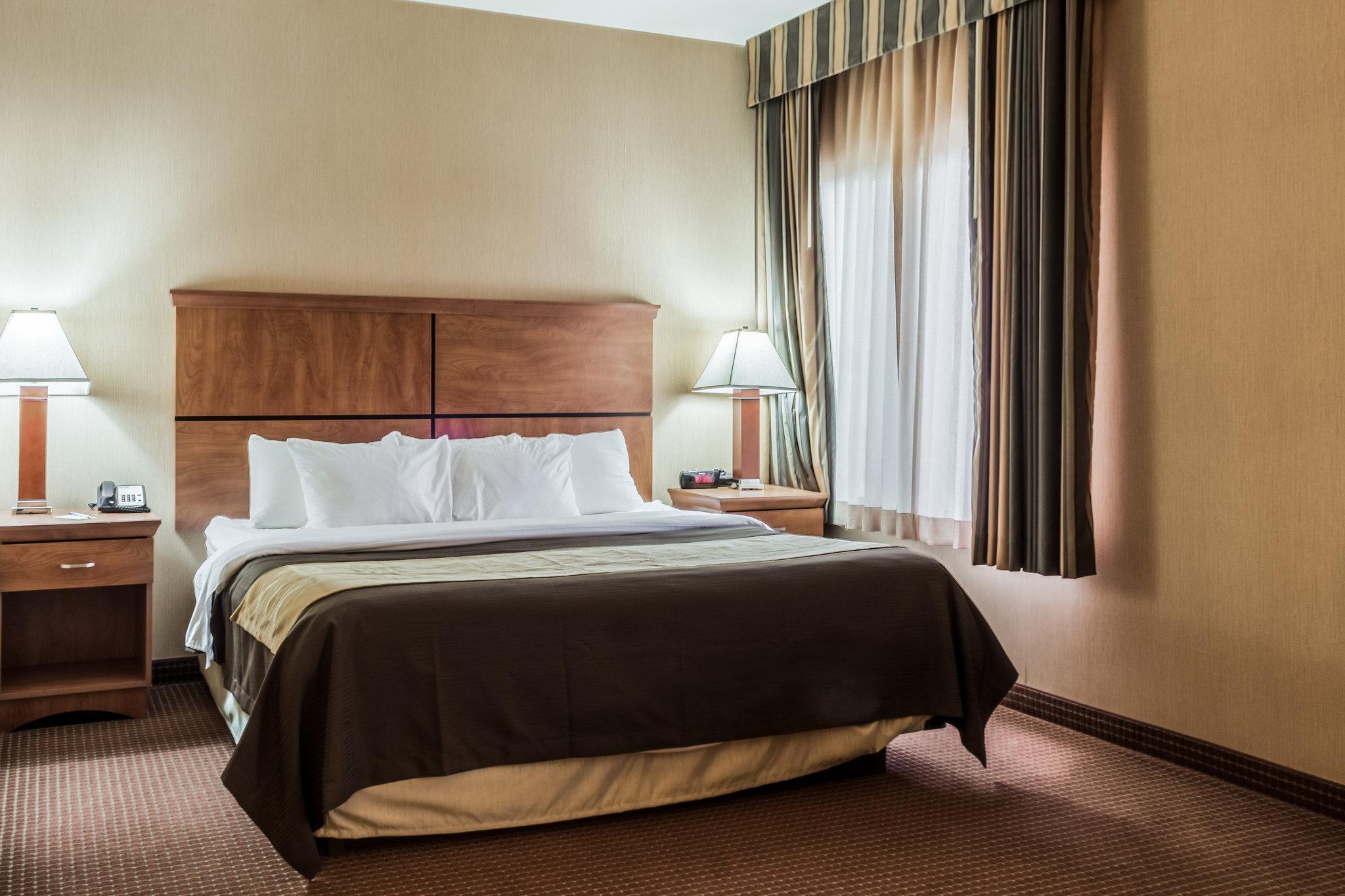 Comfort Inn & Suites Mitchell I-90 Esterno foto