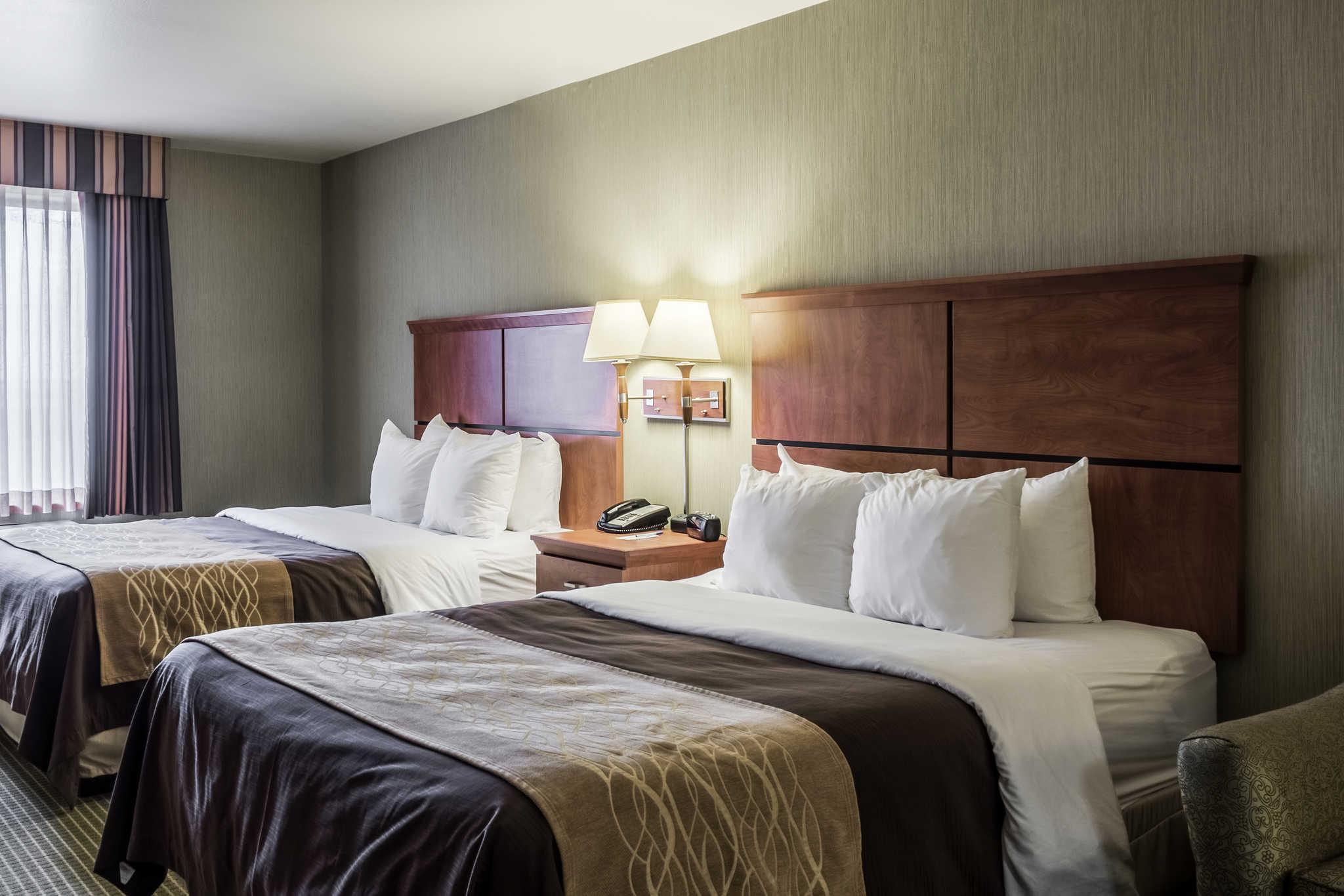 Comfort Inn & Suites Mitchell I-90 Esterno foto